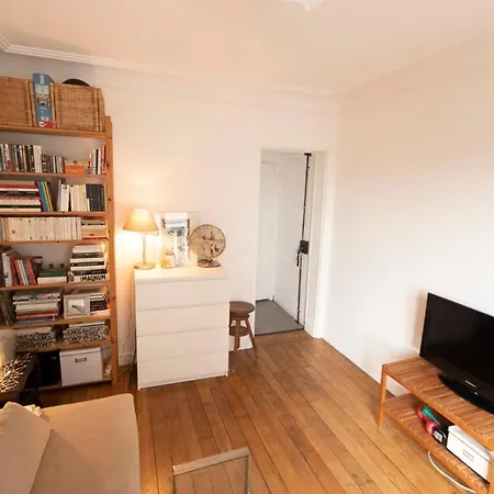 Beautiful And Luminous Apt In Paris 18 Paris